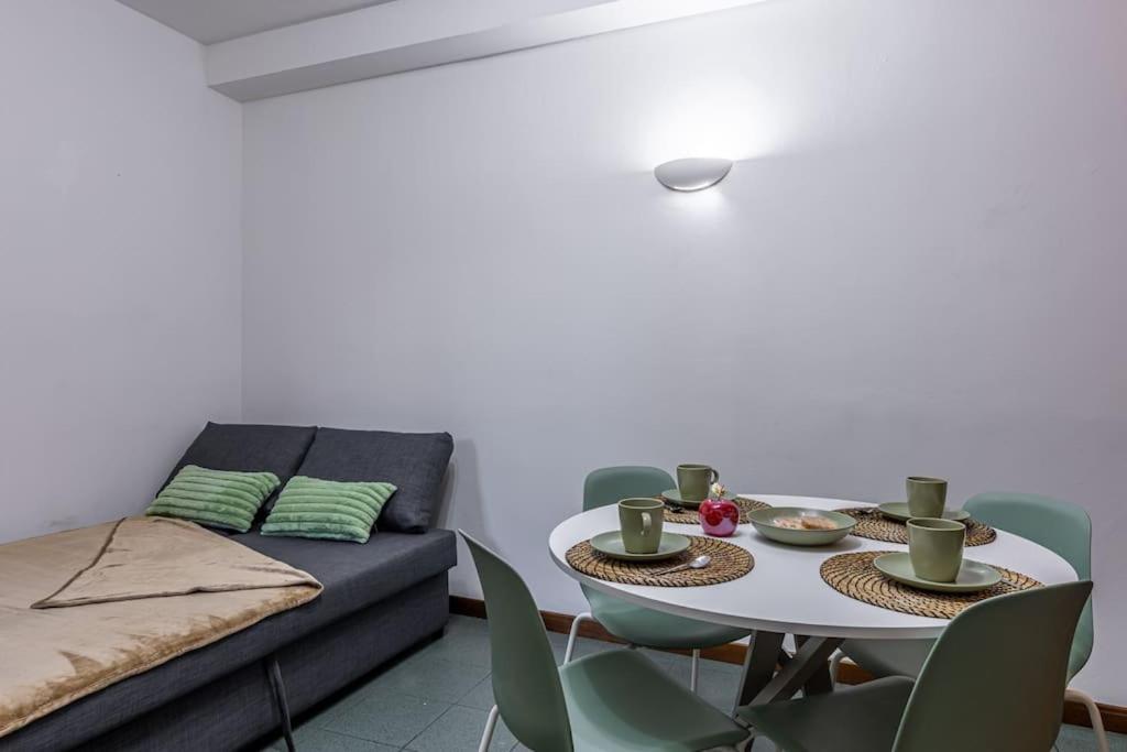 Close To Duomo Lovely City Center Flat Milão Exterior foto
